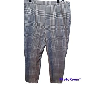 Boohoo black gray plaid pants